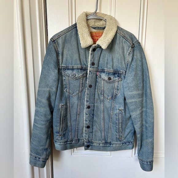 Levi's Other - Levi’s Sherpa Lined Jacket